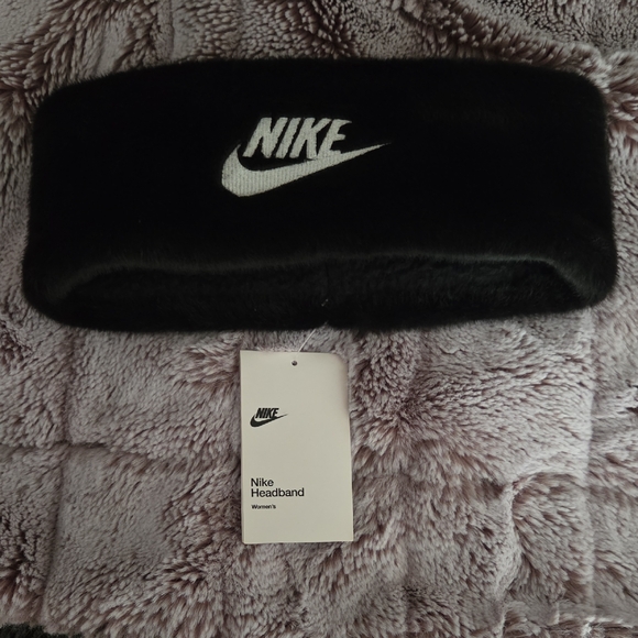 Nike Black Fleece Faux-Fur Headband main image 5